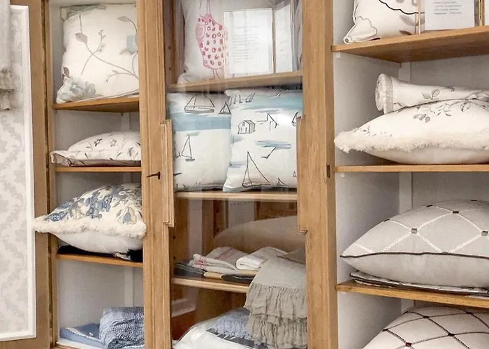 Emerald Art Maison - 94 M2, 2 Bedrooms, 2 Bathrooms, 700 M To Market Square