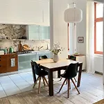 Appartement Emerald Art Maison - 94 M2, 2 Bedrooms, 2 Bathrooms, Riverside Old Town *