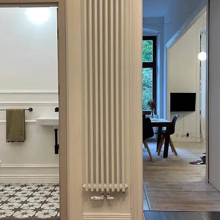 Emerald Art Maison - Self Check-in Boutique