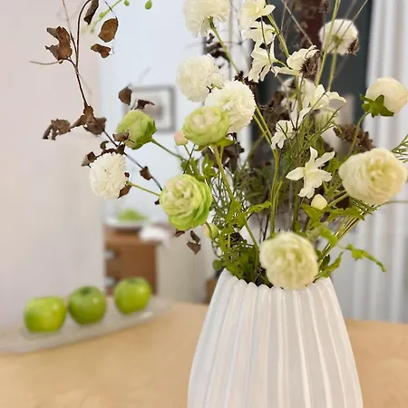 Emerald Art Maison - 94 M2, 2 Bedrooms, 2 Bathrooms, 700 M To Market Square Vratislav