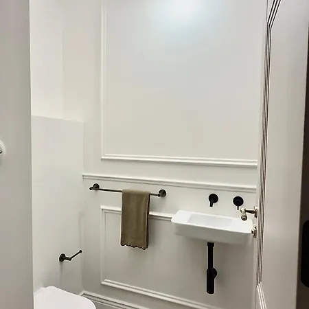 Emerald Art Maison - 94 M2, 2 Bedrooms, 2 Bathrooms, 700 M To Market Square * Vratislav