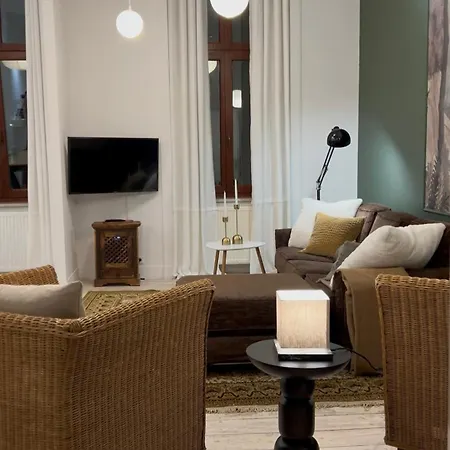 Emerald Art Maison - 94 M2, 2 Bedrooms, 2 Bathrooms, 700 M To Market Square Apartmán Vratislav