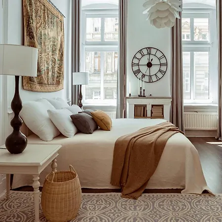 Emerald Art Maison In A Restored Historic Townhouse Riverside Old Town Wrocław