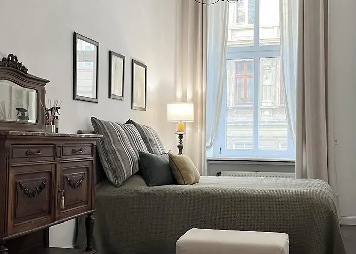 Emerald Art Maison - 94 M2, 2 Bedrooms, 2 Bathrooms, 700 M To Market Square Apartmán *