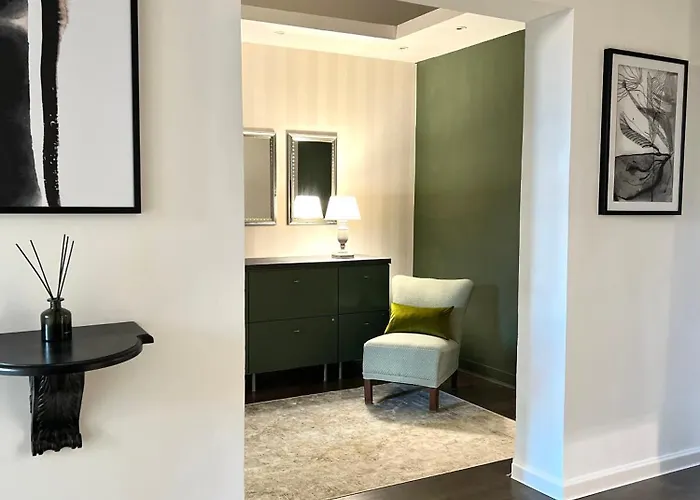 Emerald Art Maison - 94 M2, 2 Bedrooms, 2 Bathrooms, 700 M To Market Square * Vratislav