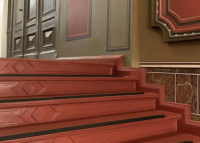 Emerald Art Maison - 94 M2, 2 Bedrooms, 2 Bathrooms, 700 M To Market Square *