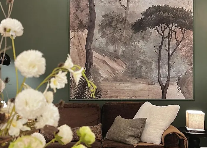 Lejlighed Emerald Art Maison - 94 M2, 2 Bedrooms, 2 Bathrooms, 700 M To Market Square *